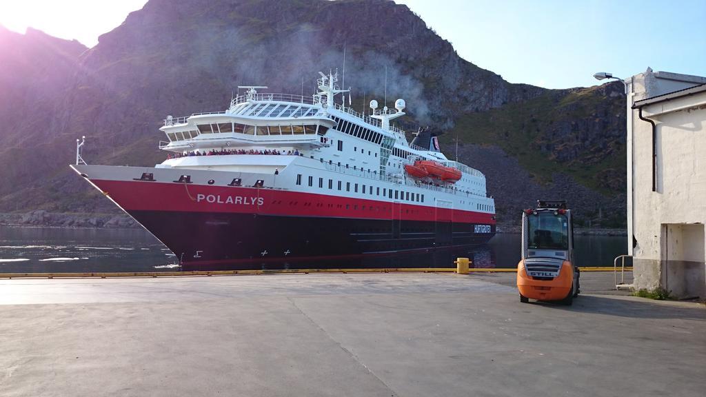 The Traditional Burekka 17 - Lofoten Stamsund Bagian luar foto